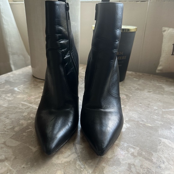 VALENTINO ROCKSTUD CALFSKIN ANKLE BOOT 90 MM - Picture 5 of 9